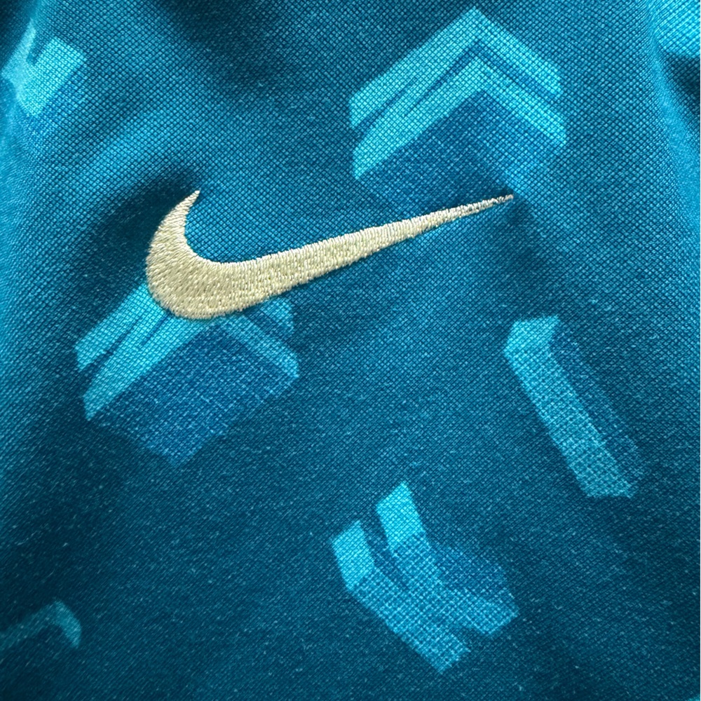 Nike Boys Sportswear All Over Print Pullover Hoodie Teal Blue Size Small - Picture 4 of 5